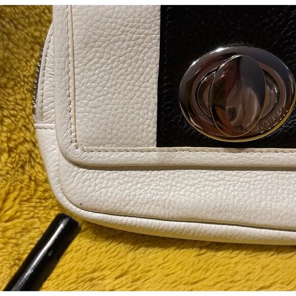 BODHI white and black leather wristlet silver-toned pebbled turn-lock closure - Picture 8 of 11